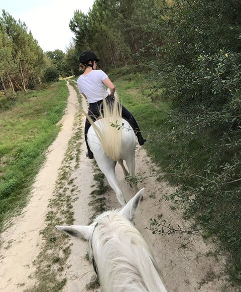 Balade à cheval autour du camping du Lac, camping en Dordogne